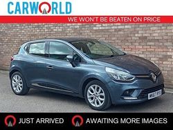 Grey Used 2017 Renault Clio IV Dynamique Hatchback | £6,490 (Fair price)