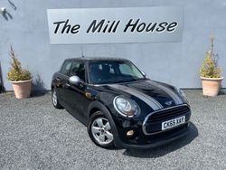 Black Used 2015 Mini Cooper D Hatch Hatchback | £5,649 (Fair price)