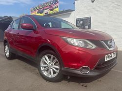 Red Used 2014 Nissan Qashqai Acenta SUV | £4,695 (Expensive)