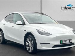 Solid white Used 2022 Tesla Model Y Long Range AWD SUV | £25,500 (Fair price)