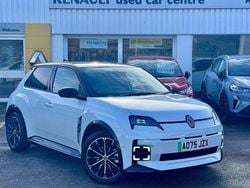 White/black New 2025 Renault R5 Iconic Hatchback | £23,995 (Fair price)