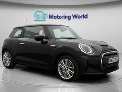 Black Used 2022 Mini Cooper SE Hatch Hatchback | £15,000 (Fair price)