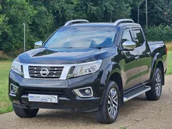 Black Used 2017 Nissan Navara Tekna Pickup | £15,999 (Fair price)