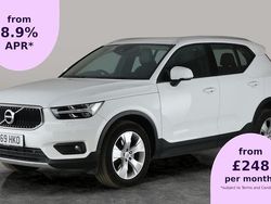 White Used 2019 Volvo XC40 Momentum SUV | £16,720 (Fair price)