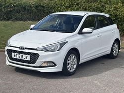 White Used 2017 Hyundai i20 SE Hatchback | £7,100 (Good price)