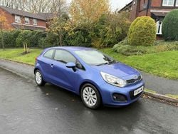 Blue Used 2014 Kia Rio Hatchback | £3,495 (Good price)