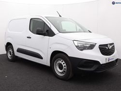 White New 2024 Vauxhall Combo MPV | £11,499 (Super price)