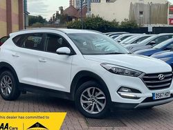 White Used 2017 Hyundai Tucson SE SUV | £8,550 (Fair price)