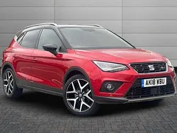 Desire red with black roof Used 2018 Seat Arona FR Sport SUV | £11,695 (Fair price)