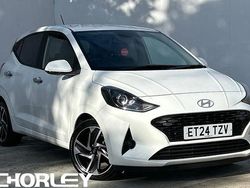 White Used 2024 Hyundai i10 Premium Hatchback | £15,465 (Fair price)