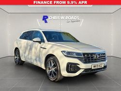 White Used 2019 VW Touareg R-line SUV | £27,000 (Fair price)