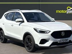 Arctic white gloss Used 2020 MG ZS Excite Sedan | £10,500 (Fair price)