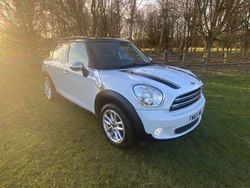 White Used 2015 Mini Cooper Countryman SUV | £8,995 (A bit pricey)