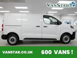 White Used 2024 Vauxhall Vivaro Edition Van | £20,489 (A bit pricey)
