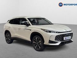 White New 2025 MG HS Trophy SUV | £22,799 (Fair price)