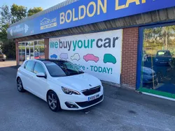 White Used 2015 Peugeot 308 Allure Hatchback | £3,999 (Fair price)