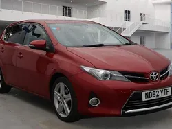 Red Used 2013 Toyota Auris Multidrive S Hatchback | £6,495 (Fair price)