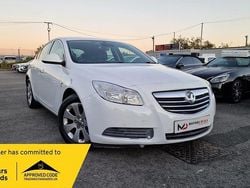 White Used 2012 Vauxhall Insignia Hatchback | £4,395 (Fair price)
