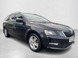 Black Used 2017 Skoda Octavia SE Estate | £8,390 (Fair price)