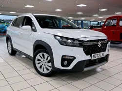 Superior white Used 2023 Suzuki SX4 S-Cross SUV | £15,789 (Fair price)
