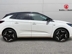 White Used 2023 Vauxhall Grandland X GSe SUV | £18,695 (Fair price)