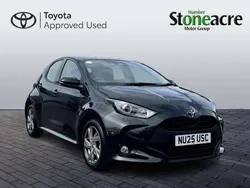 Black Used 2025 Toyota Yaris Hybrid Hatchback | £18,995 (Good price)
