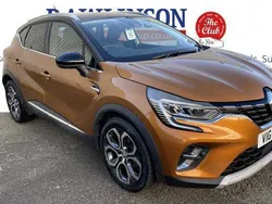 Orange/black Used 2021 Renault Captur Version S SUV | £14,995 (Fair price)