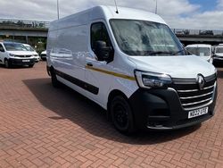 White Used 2022 Renault Master Business Van | £15,240 (Fair price)