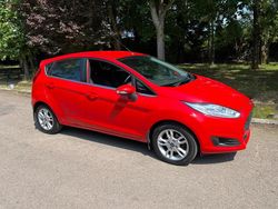 Red Used 2016 Ford Fiesta Zetec Hatchback | £3,990 (Good price)
