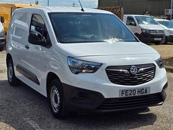 White Used 2020 Vauxhall Combo Edition MPV | £8,399 (Fair price)