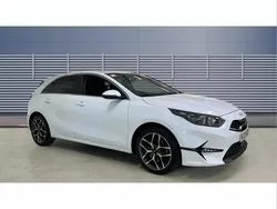 White Used 2023 Kia Ceed 3 Hatchback | £13,308 (Good price)