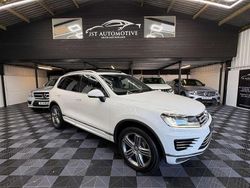 White Used 2016 VW Touareg R-line SUV | £14,495 (Good price)