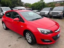Red Used 2015 Vauxhall Astra Design Edition Hatchback | £2,495 (Good price)