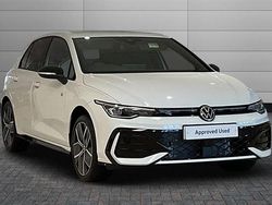 Pure white New 2025 VW Golf VIII R-line Hatchback | £31,750 (Fair price)