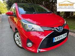 Red Used 2014 Toyota Yaris Hatchback | £5,990