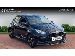Black Used 2025 Toyota Yaris Hybrid Design Hatchback | £20,957 (Fair price)