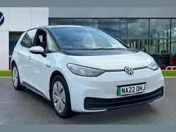 Glacier white metallic black Used 2022 VW ID.3 Pro Hatchback | £14,833 (Fair price)