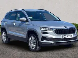 Brilliant silver metallic Used 2025 Skoda Karoq SE SUV | £25,996 (Expensive)