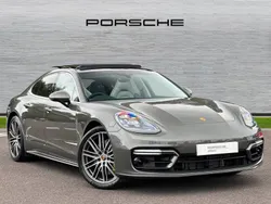 Aventurine green metallic Used 2023 Porsche Panamera 4 Platinum Edition Sedan | £75,990