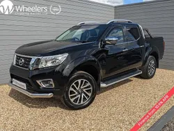 Black Used 2017 Nissan Navara Tekna Pickup | £15,990 (Fair price)