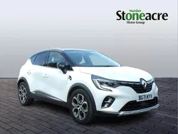 White/black Used 2021 Renault Captur Version S SUV | £14,495 (Fair price)