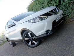 White Used 2015 Nissan Qashqai N-TEC SUV | £7,299 (Fair price)