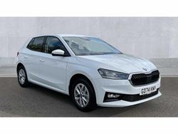 Moon white metallic Used 2025 Skoda Fabia SE Hatchback | £17,650 (Fair price)