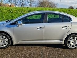Metallic silver Used 2011 Toyota Avensis T2 Sedan | £2,995 (Fair price)