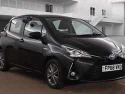 Black Used 2018 Toyota Yaris Hybrid Hatchback | £9,995 (Fair price)