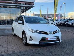 White Used 2015 Toyota Auris Hybrid Sport Estate | £9,999 (Fair price)