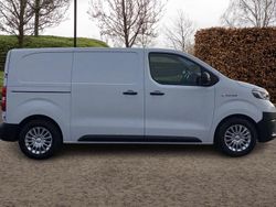White Used 2023 Toyota Proace Van | £20,209 (Fair price)
