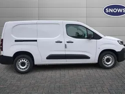 White New 2025 Peugeot Partner MPV | £19,595 (Fair price)