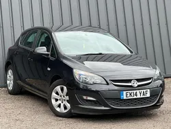 Black Used 2014 Vauxhall Astra Design Edition Hatchback | £2,598 (Fair price)