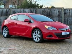 Red Used 2015 Vauxhall Astra GTC Sport Coupe | £4,340 (Good price)
